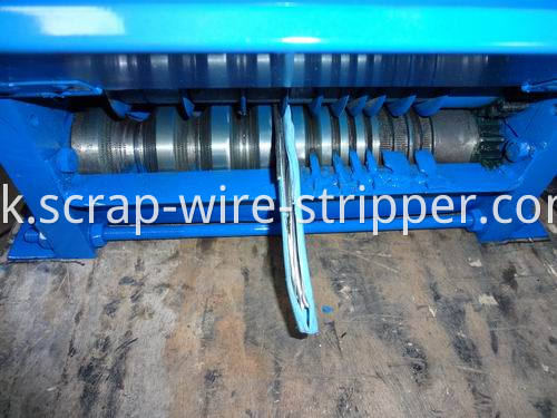 wire stripper and cutter